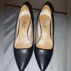 Women's size 8 black Calvin Klein heels